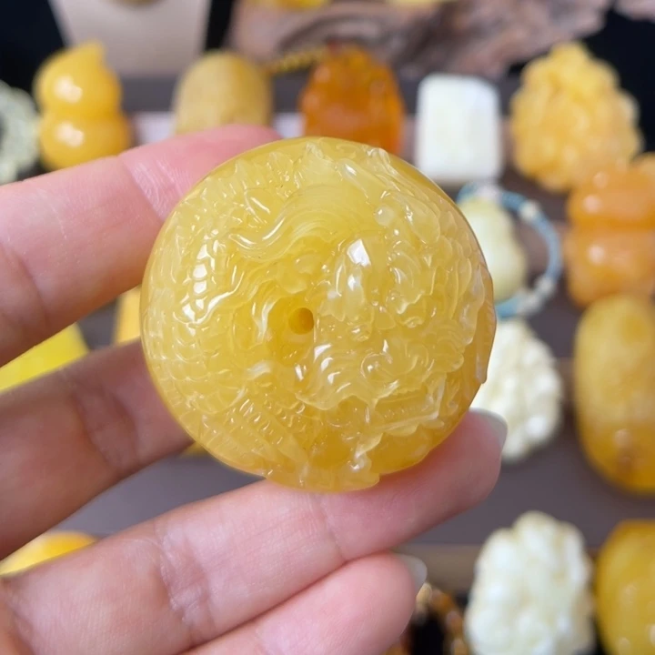 琥珀未镶嵌珠宝奇石