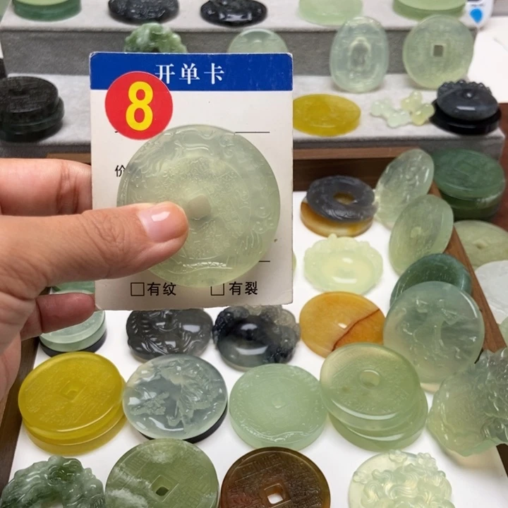未镶嵌蛇纹石玉颈饰S****x
