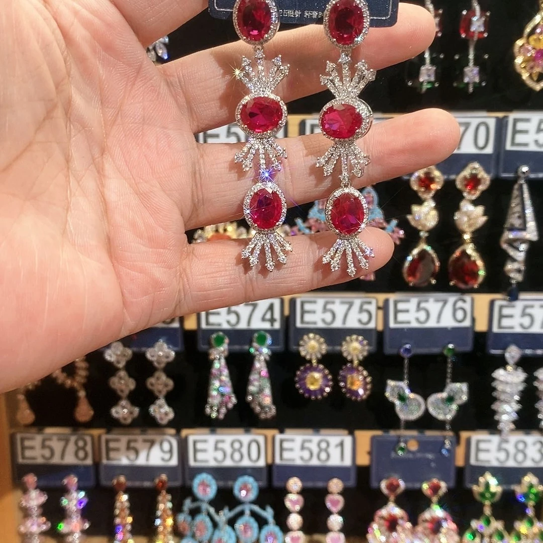 【闪购商品】纯铜925银锆石冯**9