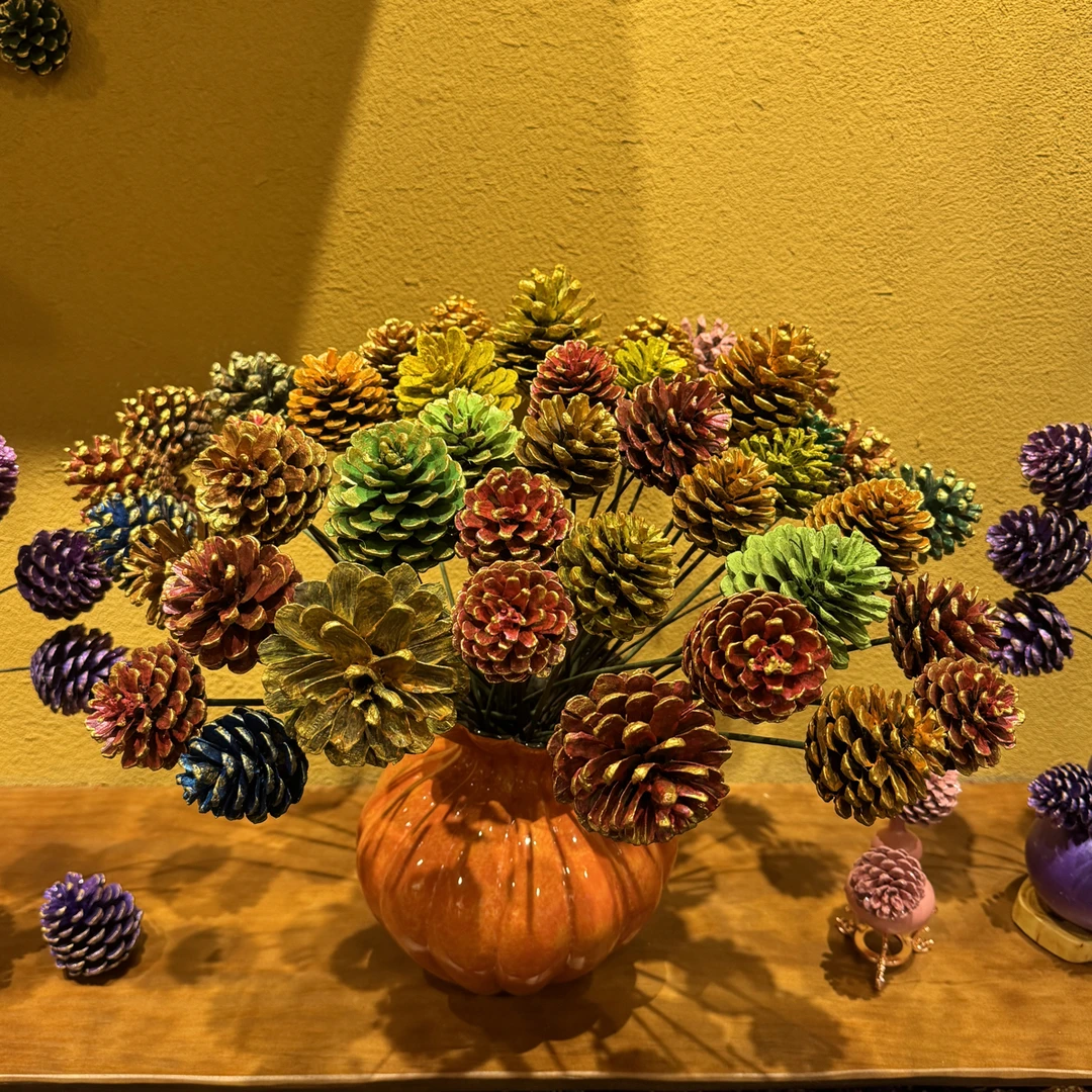 彩色松果（30）支，环保颜料纯手工制作，无异味。