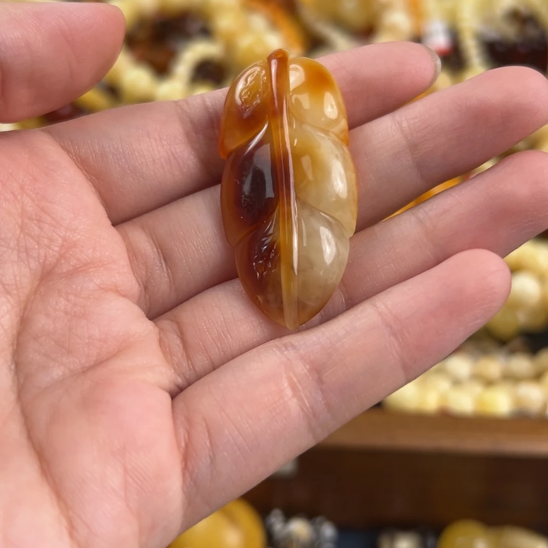 琥珀未镶嵌珠宝奇石
