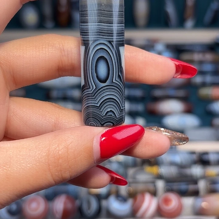 用***5玛瑙/玉髓合金珠宝奇石