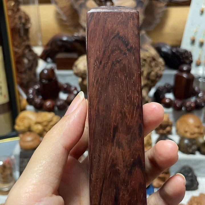 张****黄花梨/降香黄檀其他手把件68克保真海南黄花梨老料