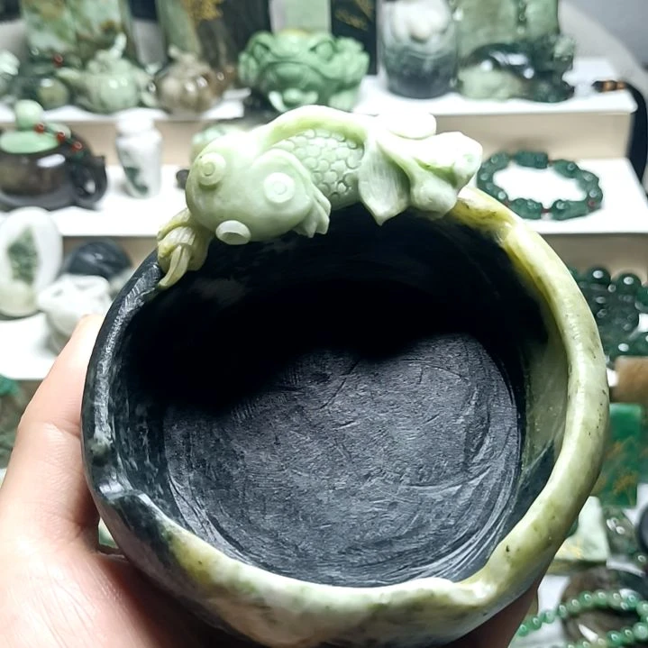 独山玉未镶嵌摆件