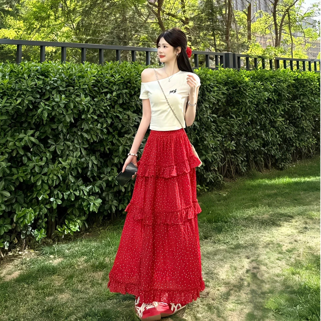 2025春夏新款纯欲甜美风斜肩T恤上衣搭配开叉波点半身裙两件套女