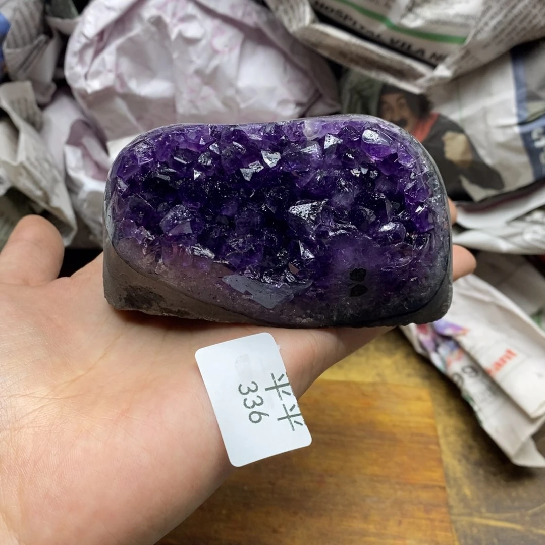 紫晶乌拉圭未镶嵌