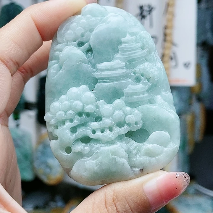 颈饰足铂镶嵌翡翠翡翠