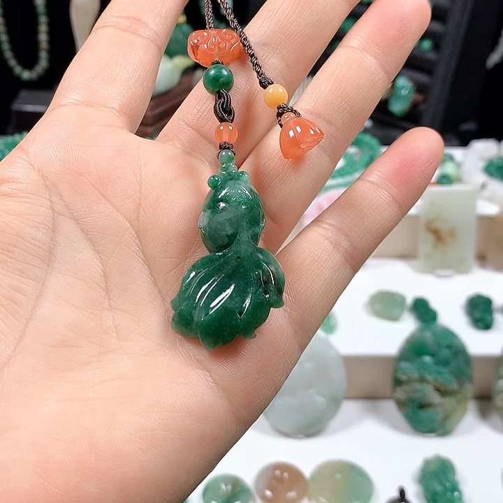 未镶嵌独山玉颈饰