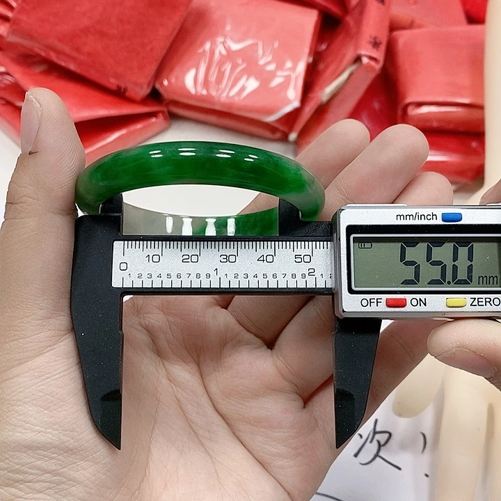 翡翠手镯未镶嵌21