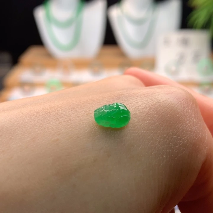 翡翠未镶嵌颈饰天然缅甸A货翡翠