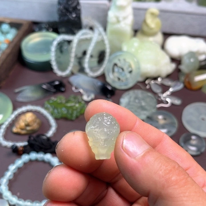 蛇纹石玉未镶嵌貔貅三通