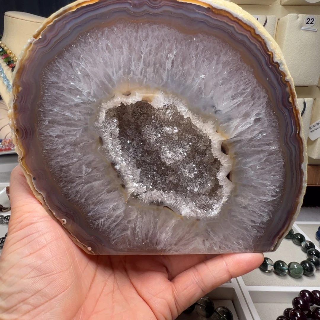 玛瑙/玉髓合金珠宝奇石天然玛瑙水晶洞2420g