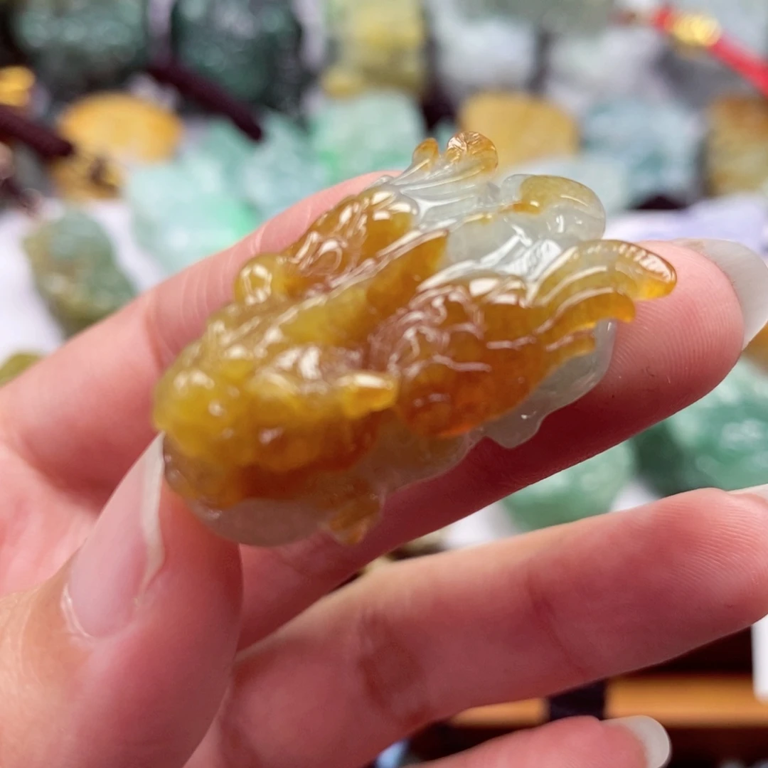 翡翠颈饰未镶嵌翡翠