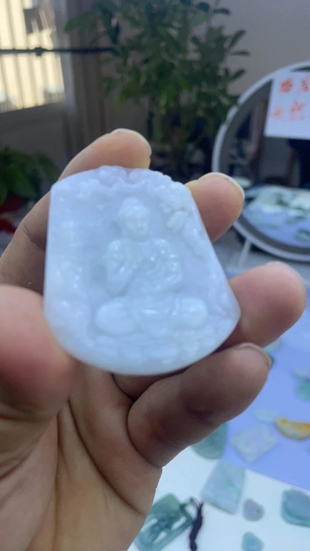 天然缅甸翡翠吊坠