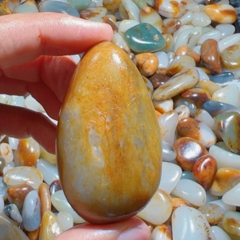 和田玉未镶嵌珠宝奇石75克