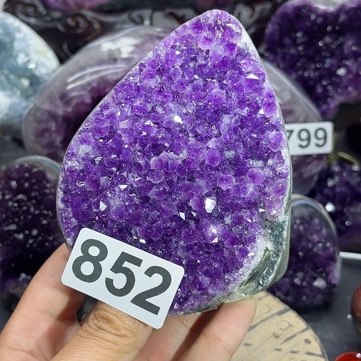 未镶嵌水晶大型摆件（非配饰）