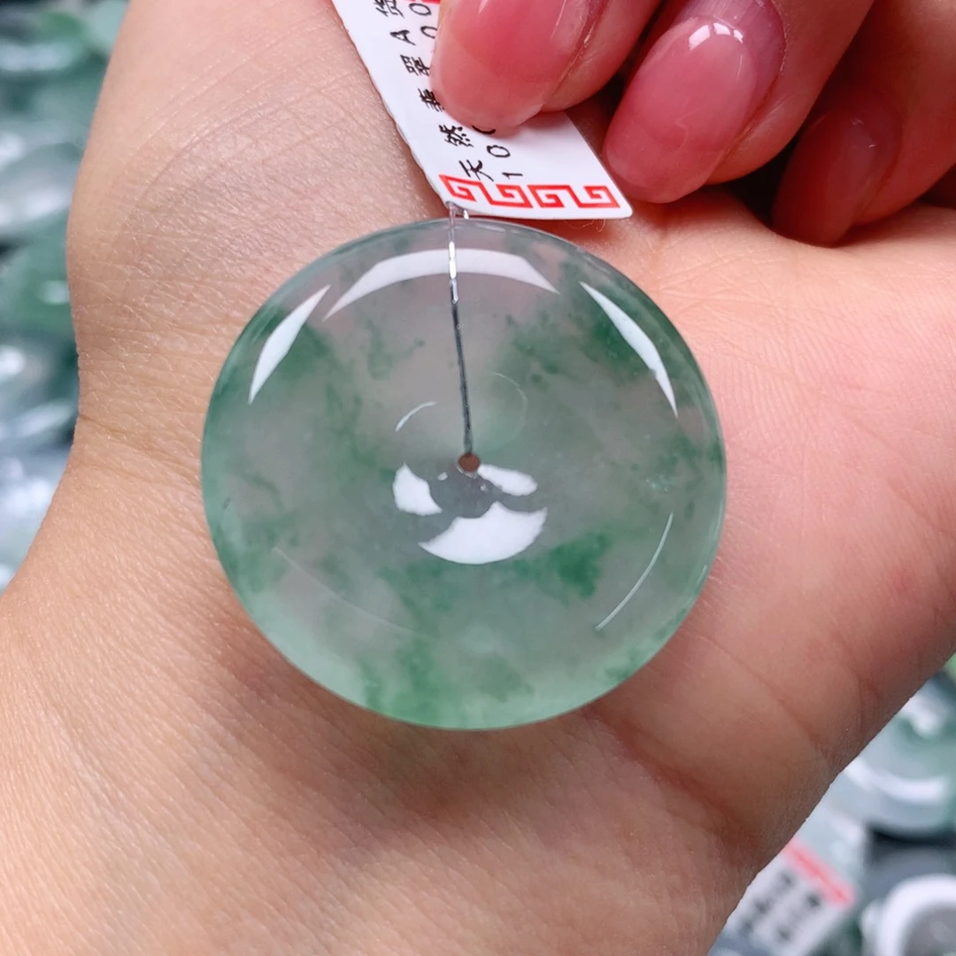 翡翠颈饰未镶嵌天然翡翠