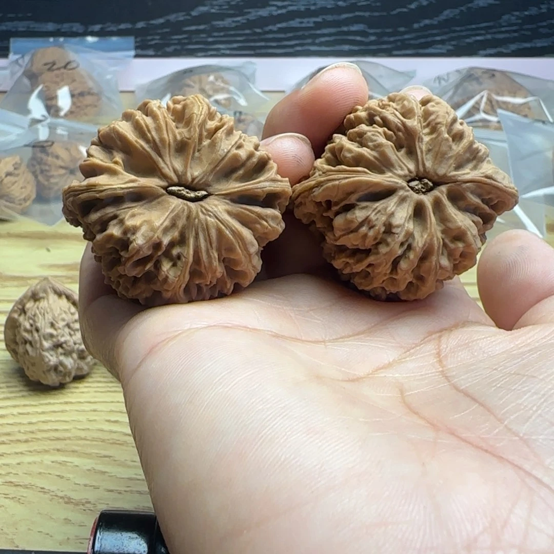 桃核吊坠时**浅核桃核桃