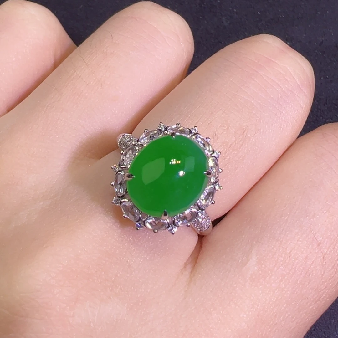 翡翠戒指18K金镶嵌蛋面