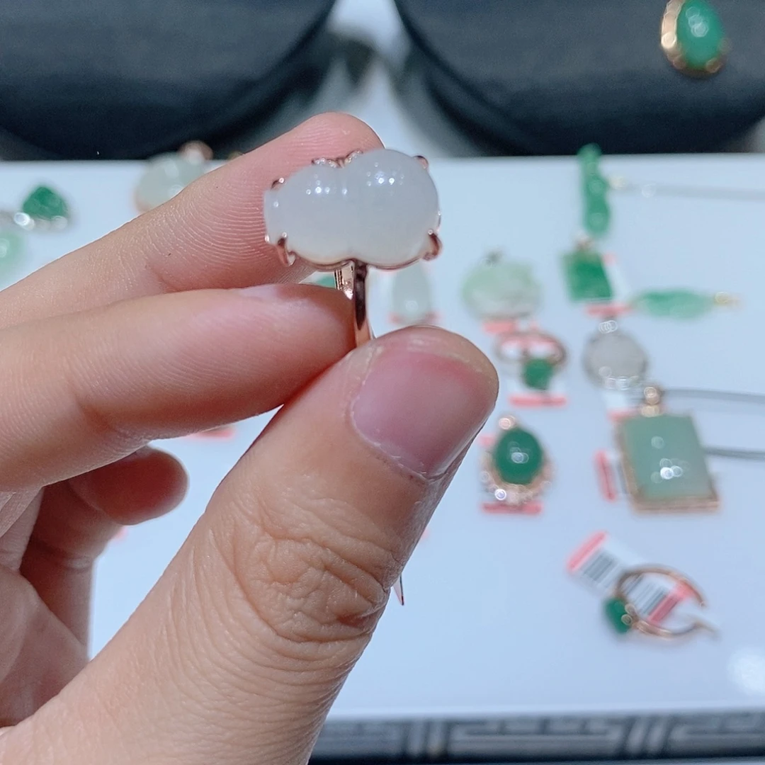 银S925镶嵌独山玉吊坠