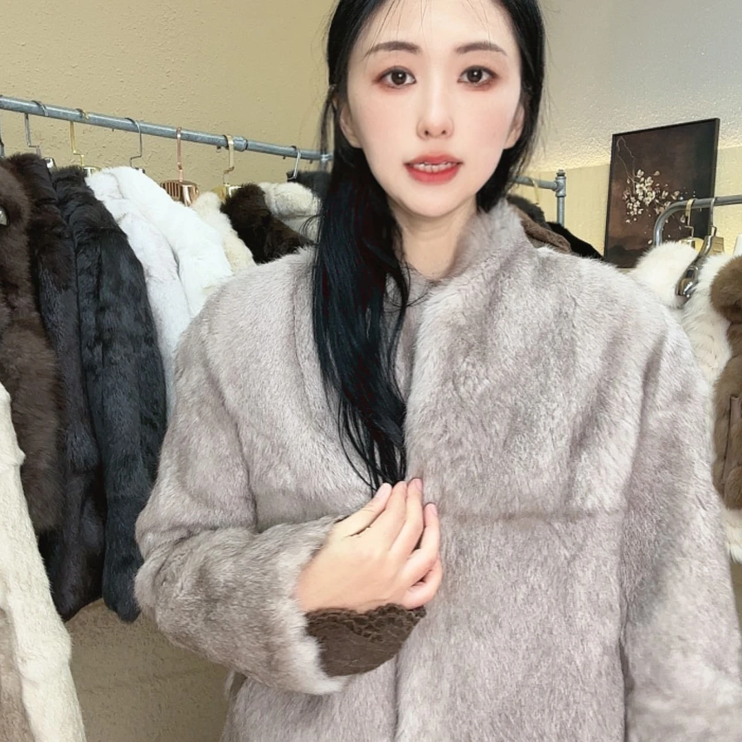 【闪购商品】兔毛外套搭配