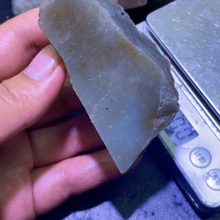 和田玉未镶嵌珠宝半成品