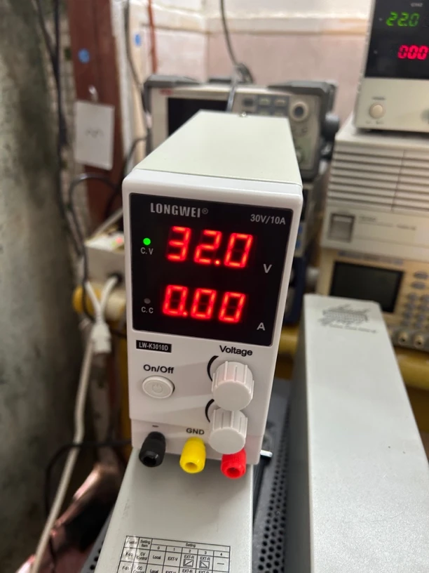 准新品  30V10Ａ开关电源包好配件齐全有包装，没有保修随机发货