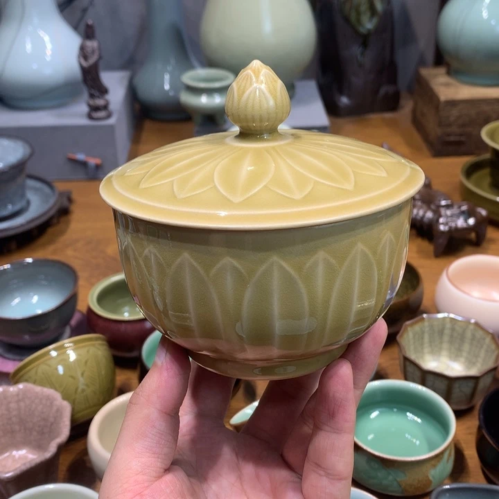 龙泉青瓷手工莲瓣茶叶罐