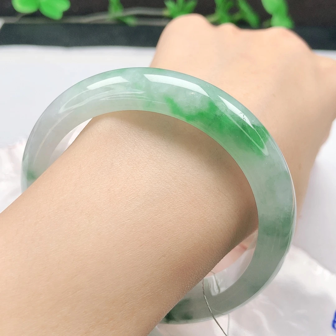 翡翠未镶嵌手镯60圈