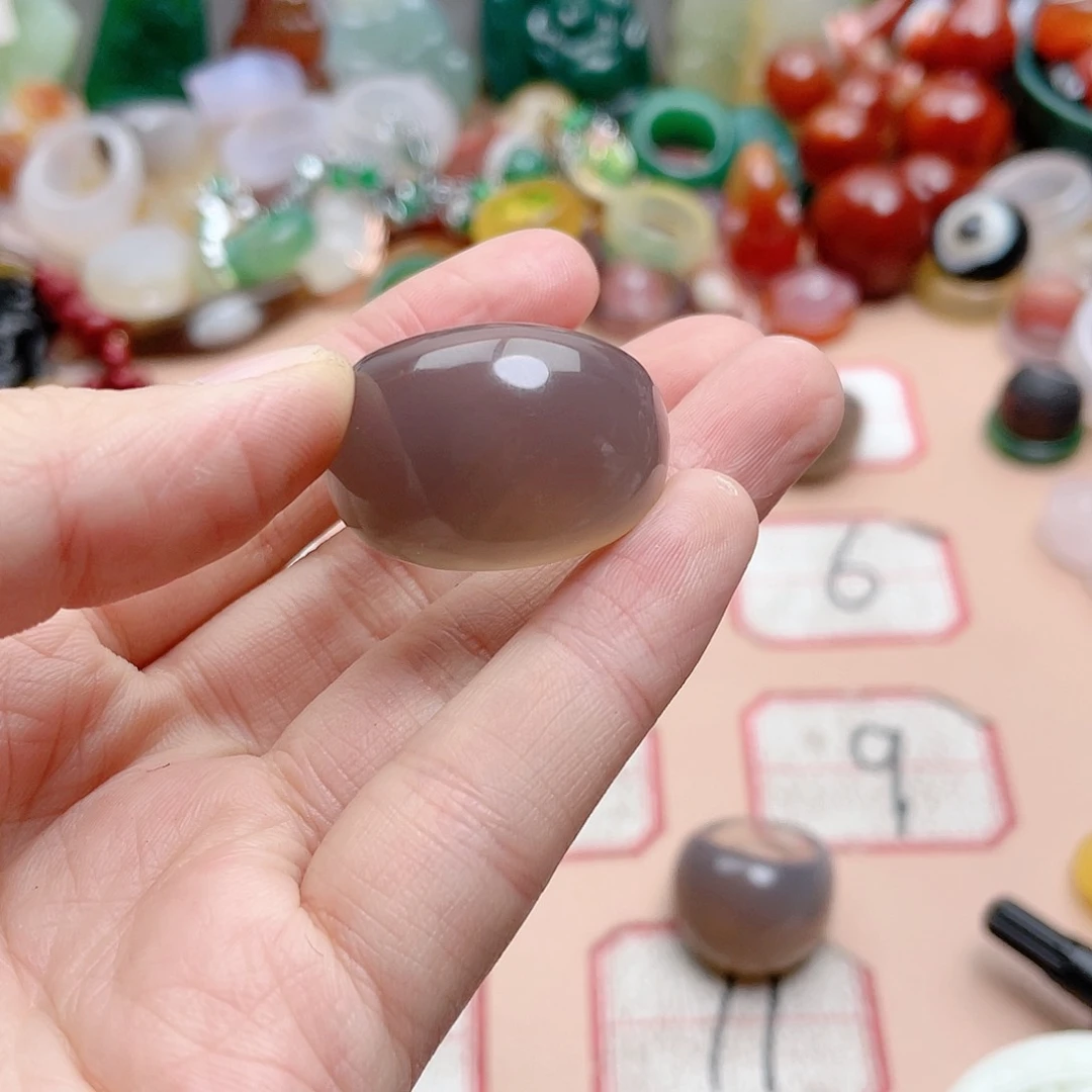 玛瑙/玉髓颈饰合金上***?