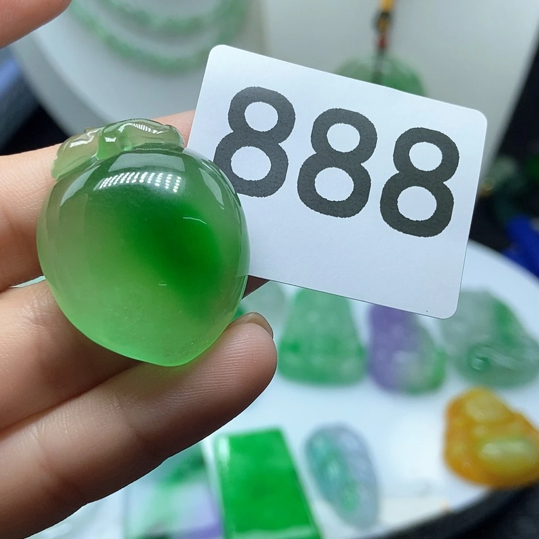 翡翠吊坠(赠链)未镶嵌