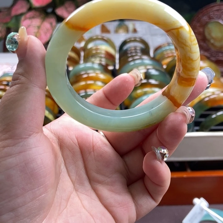 挽***.蛇纹石玉未镶嵌手镯