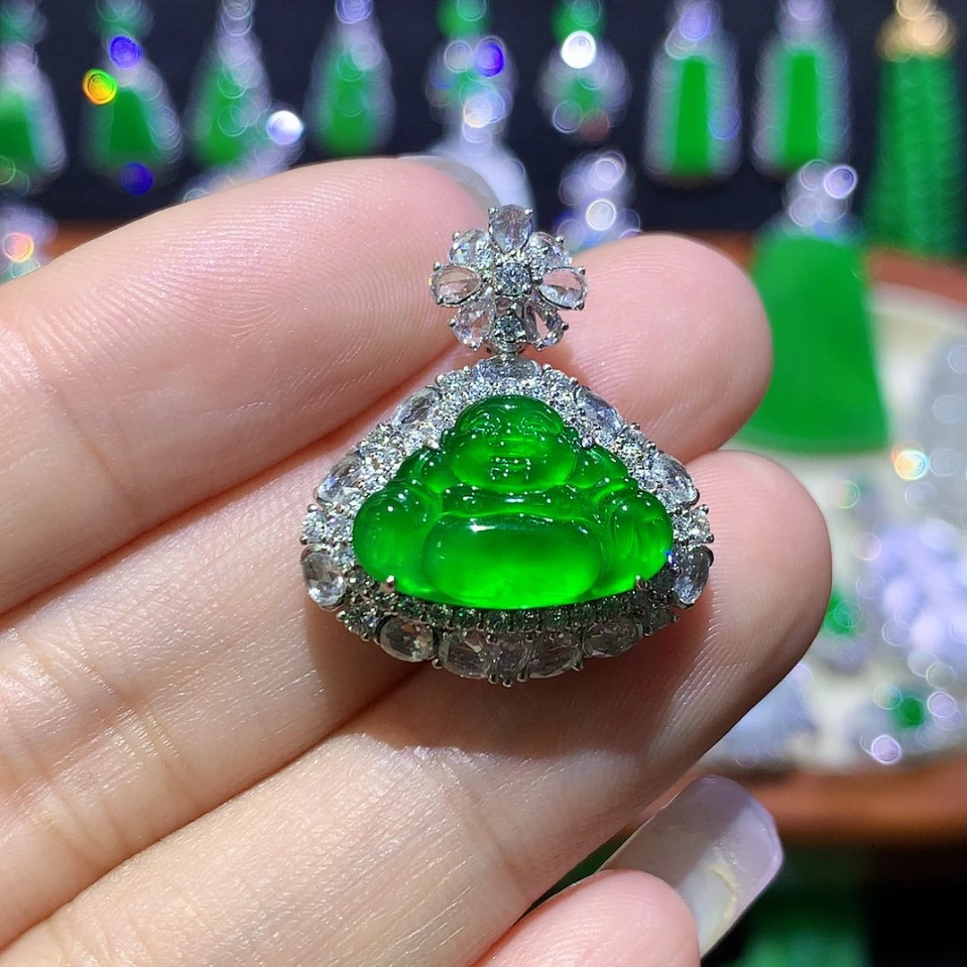 翡翠18K金镶嵌颈饰玻璃种