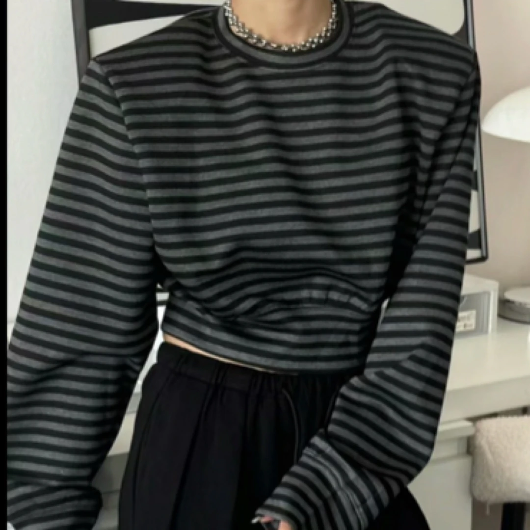 【大敏家】2025圆领收腰短款垫肩卫衣