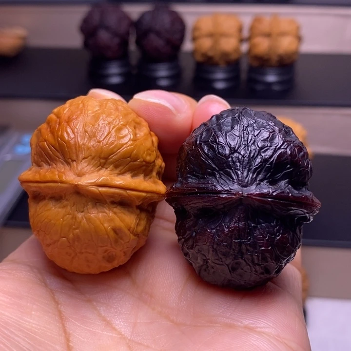 把件文玩核桃玉罗汉双色球12
