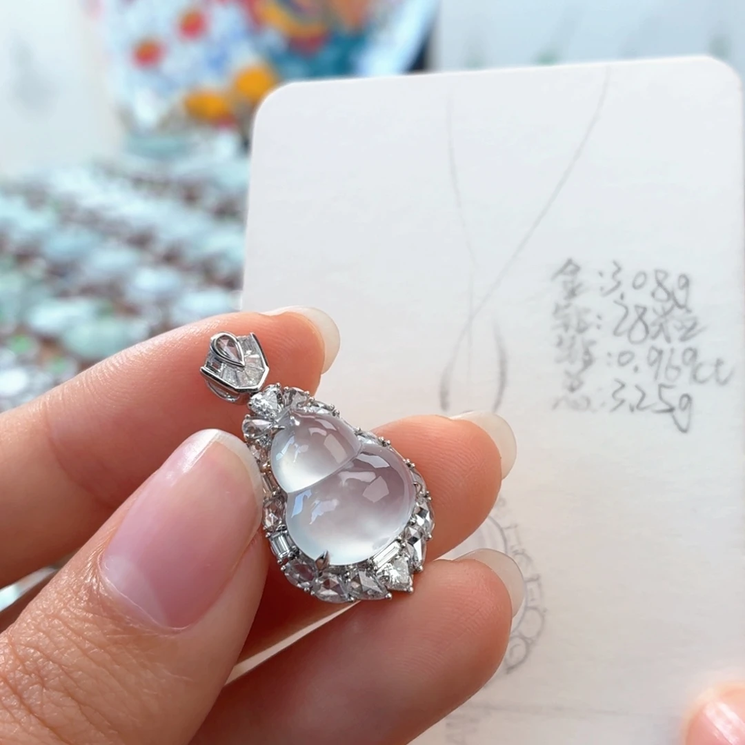 翡翠18K金镶嵌颈饰