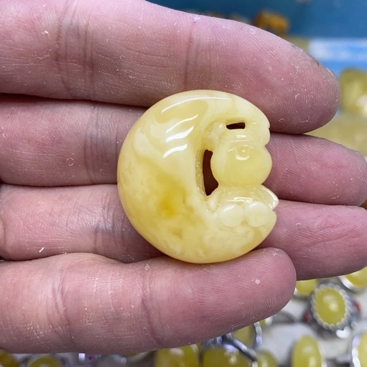 蜜蜡裸石未镶嵌吊坠