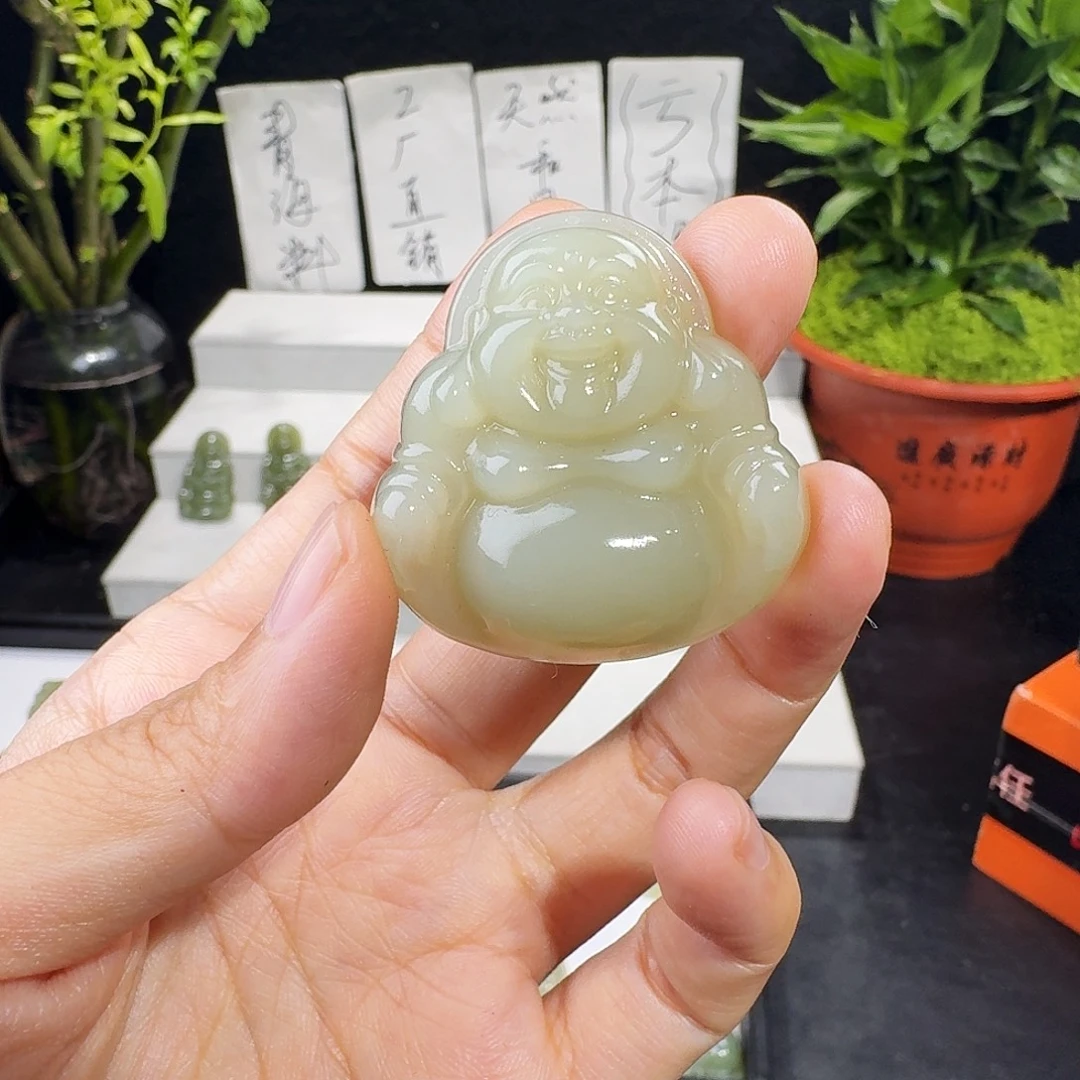 正****和田玉未镶嵌颈饰