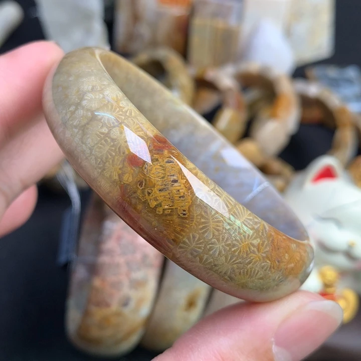 【闪购商品】硅化珊瑚（珊瑚玉）手镯未镶嵌人**菊