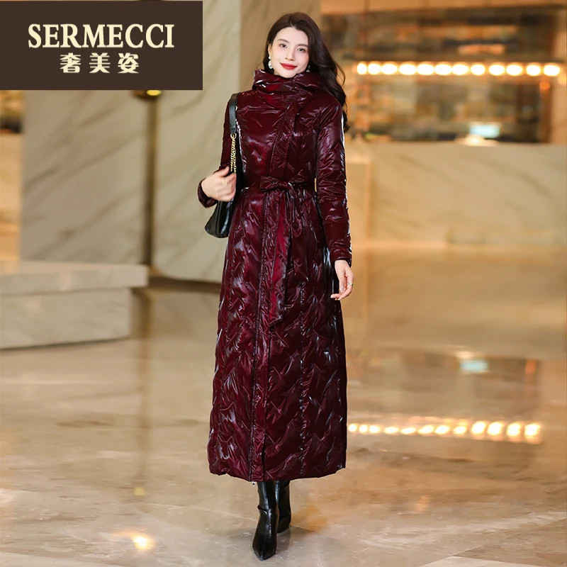 奢美姿酒红色羽绒服女2025冬季新中长款过膝高端高级感外套