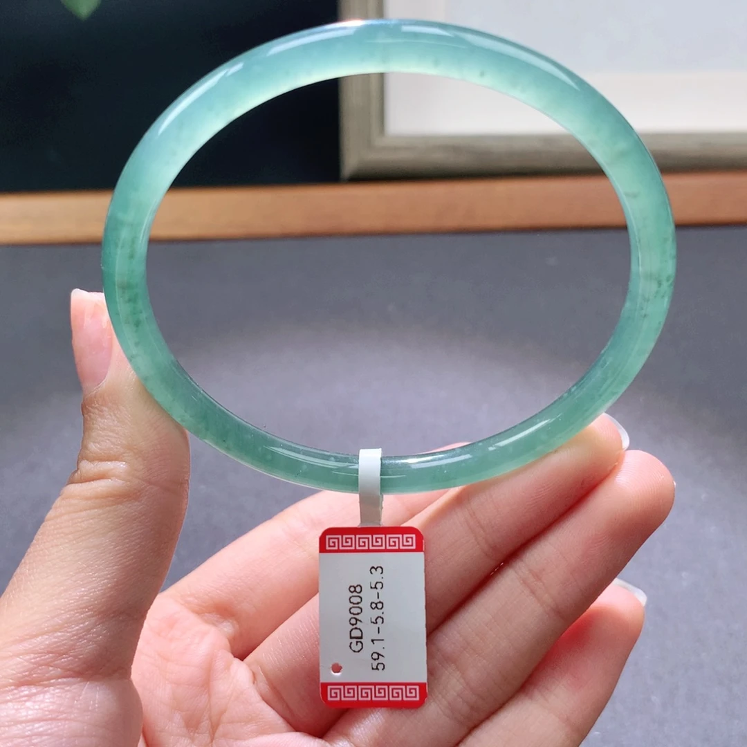 翡翠手镯未镶嵌天然翡翠手镯