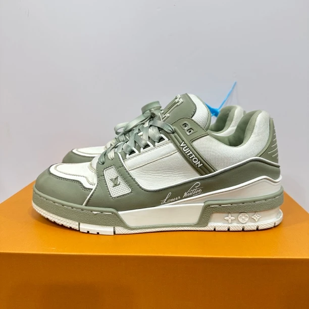 95新 LouisVuitton/路易威登 41码 25新款 trainer 白绿 板鞋
