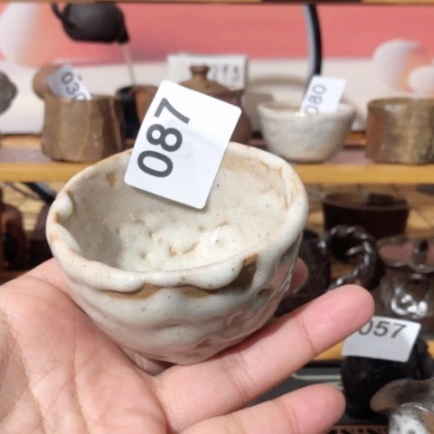 春****至木有一点点的小姐姐