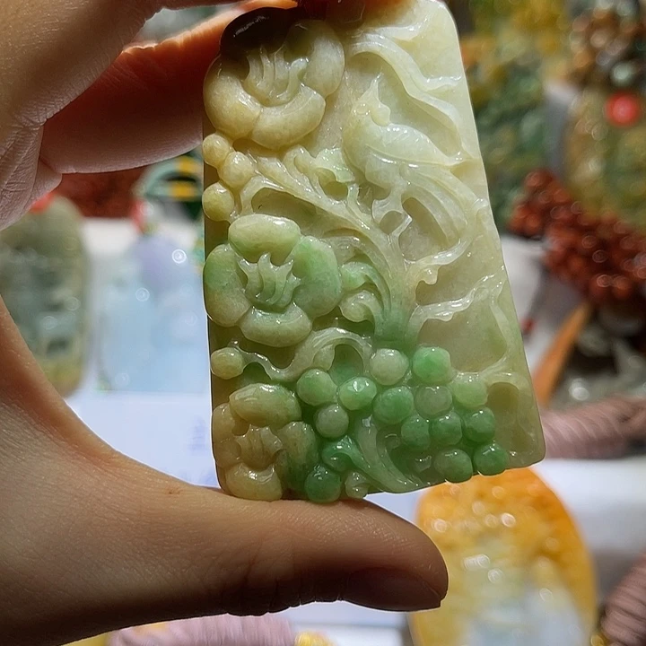吊坠(不含链)未镶嵌翡翠
