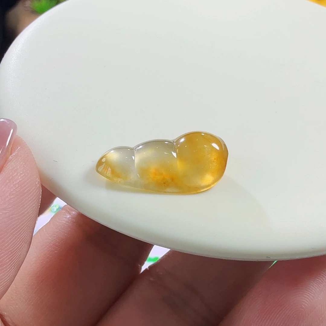 翡翠未镶嵌颈饰裸石