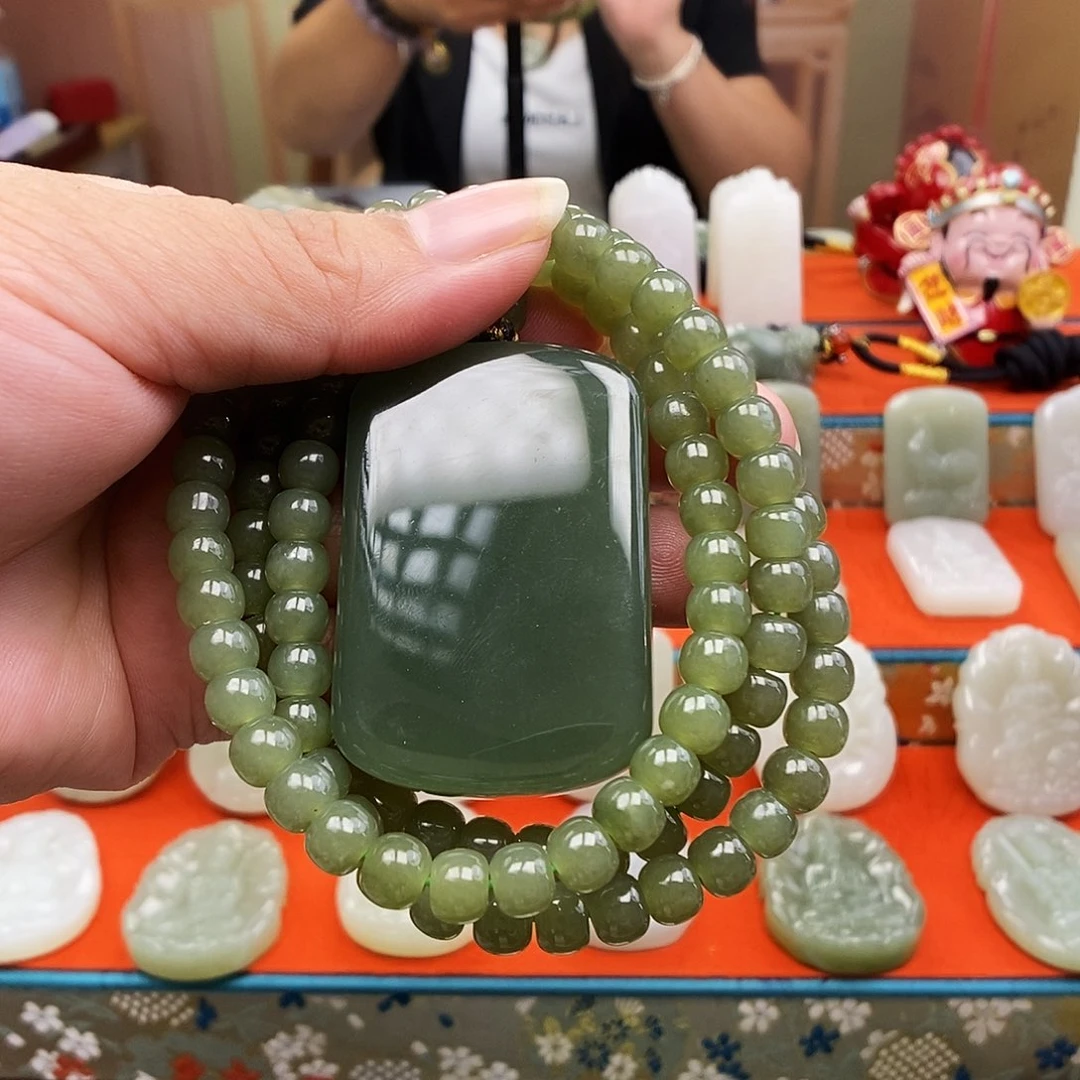 颈饰未镶嵌和田玉秋
