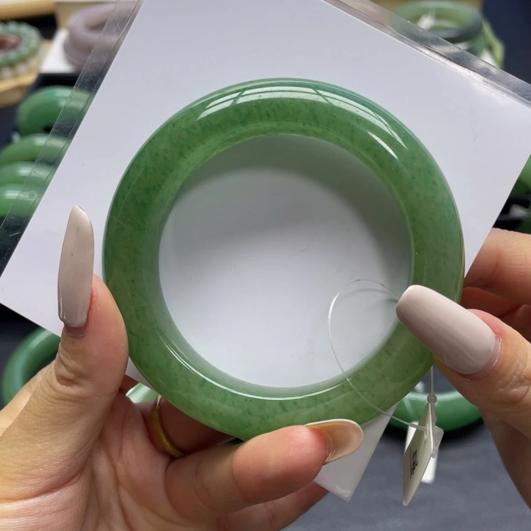 未镶嵌手镯石英质玉女***～