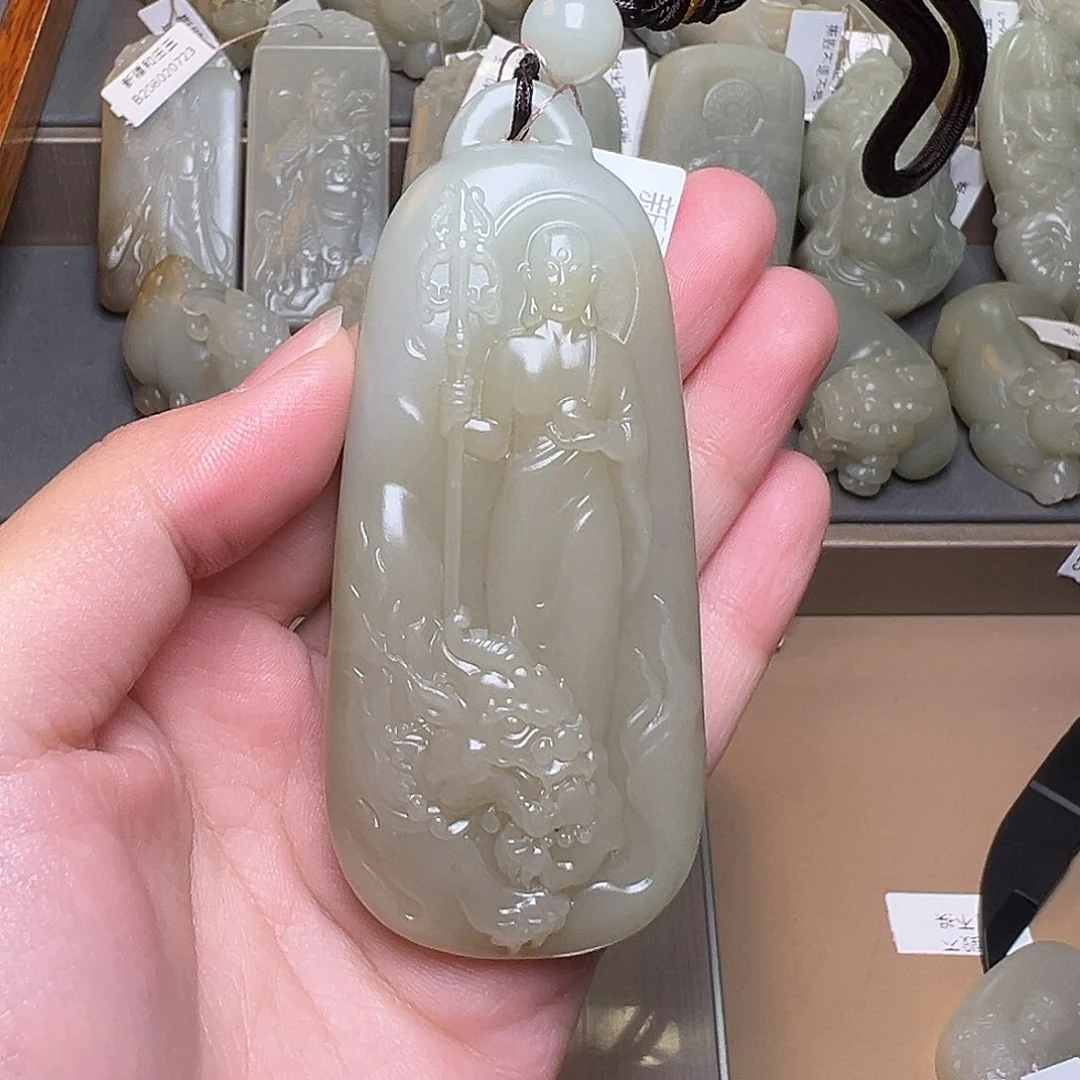 和田玉把件未镶嵌訾****）