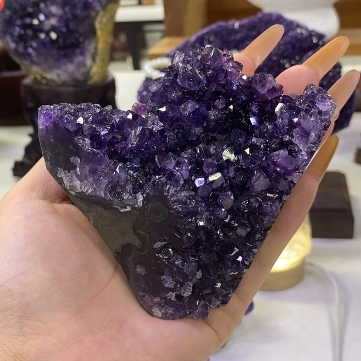 未镶嵌水晶大型摆件（非配饰）