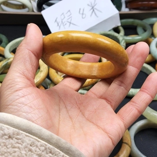 蛇纹石玉手镯未镶嵌闻***悦